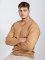 Pánský elegantní svetr N20 camel s výstřihem do V