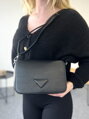 Černá moderní crossbody kabelka 