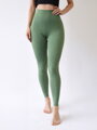Dámské sportovní legíny v zelené barvě