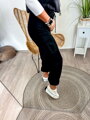 Černé dámské tepláky ve volném střihu