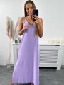 Dlouhé dámské šaty ve fialové barvě na ramínka 