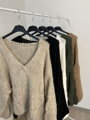 Trendy oversize dámský svetr v olivové barvě