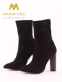 Elegantní černé boty se širokým podpatkem 6049-1 BLACK, POŠKOZENÉ.
