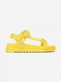 Pohodlné sandály ve žluté barvě HM3199