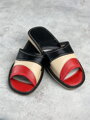 Dámské otevřené papuče černé s červenou model 70