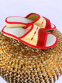 Dámské kožené papuče model 100 - červené s imitací krajky