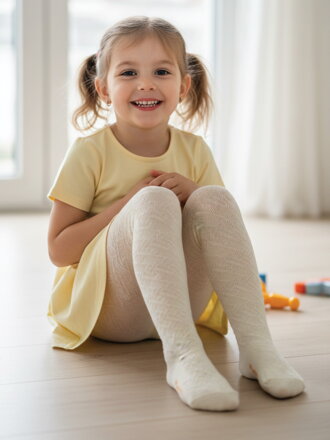 Krémové dětské punčochy se vzorem