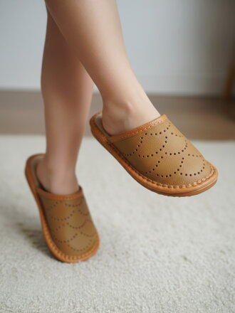 Dětské bačkůrky letní hnědé