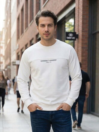 Pohodlná pánská bílá mikina přes hlavu