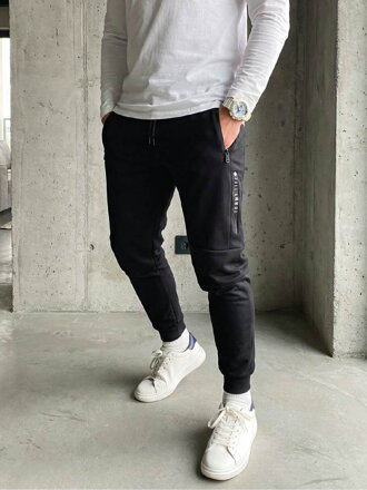 Pánské stylové tepláky v černé barvě