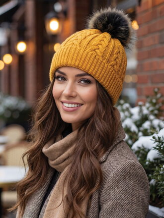 Dámská čepice IWA s bambulí z pravé kožešiny hořčicová