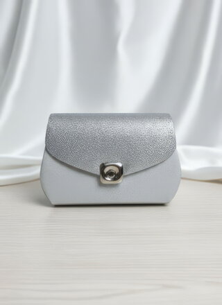 Kabelka ke společenským šatům ve stříbrné barvě Kabelka ke společenským šatům ve stříbrné barvě