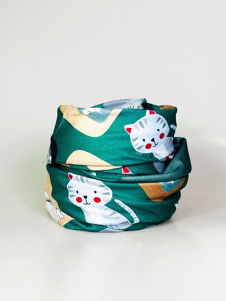 Dámský šátek s kočkami na zeleném podkladu 