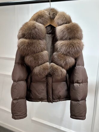Zimná hnedá bunda s kožušinou  Zimná hnedá bunda s kožušinou