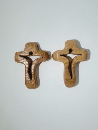 Dřevěný dubový křížek 14x10 cm přírodní lakovaný  