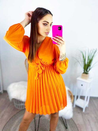 Dámské oranžové šaty s plisovanou sukní