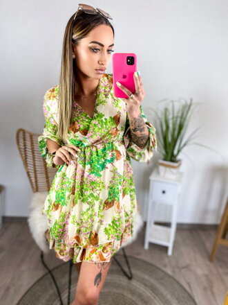 Letní šaty s květovaným vzorem zelené