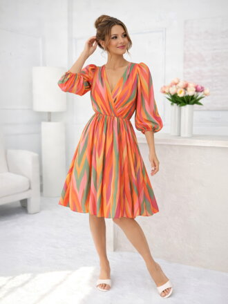 Dámské vzorované šaty s puff rukávy