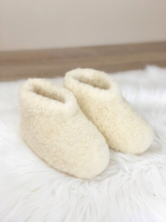 Kotníkové nízké papuče z ovčí vlny teploučké model 105