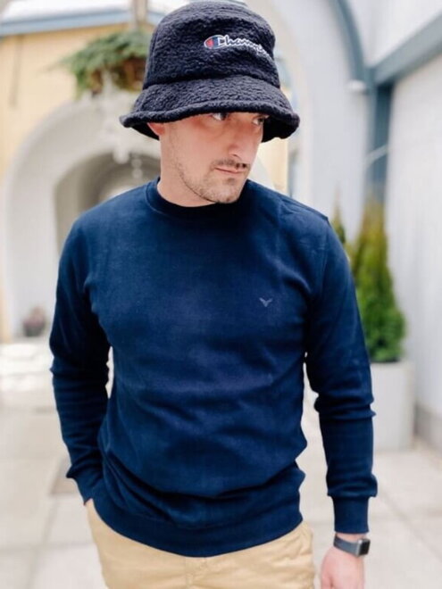 Pánský trendy svetr v tmavě-modré barvě