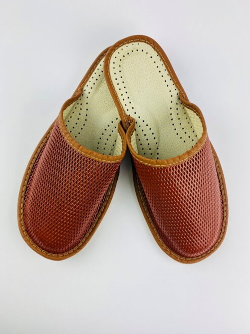 Pánské kožené pantofle v hnědé barvě 17B