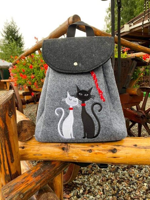 Dámský batoh s motivem kočky