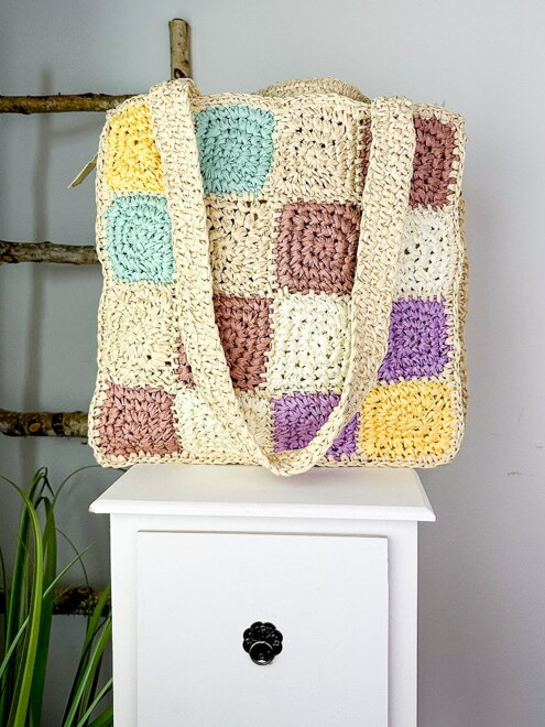 Nádherná dámská kabelka s barevnými kostky