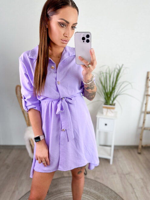 Pohodlné šaty v jemné lila-fialové barvě