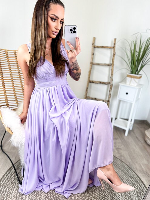 Spoločenské šaty pro družičky v lila-fialové barvě