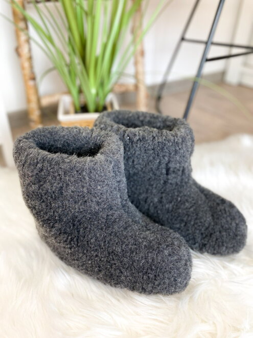 Úžasné pantofle z ovčí vlny:)) teploučké:)) model 26 šedé