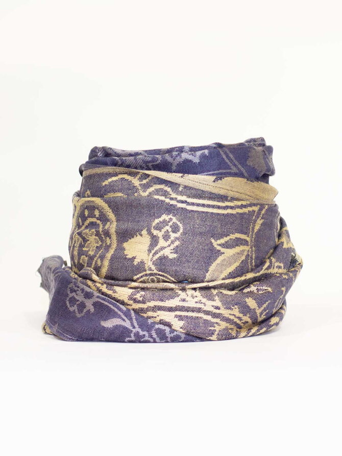 Dámský pašmínový šátek tmavě modrý se zlatým květinovým vzorem