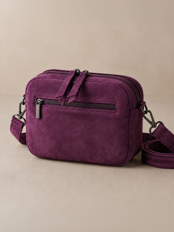 Dámska fialová semišová crossbody kabelka