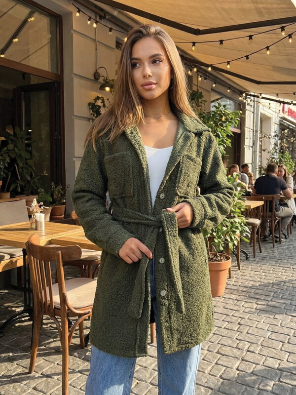 Dámský krátký TEDDY kabát v olivové barvě