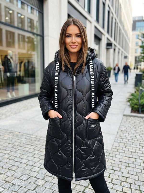 Přechodná černá bunda s ozdobnou stuhou 