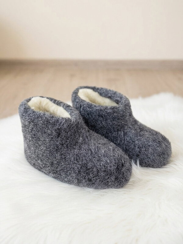Kotníkové nízké papuče z ovčí vlny teploučké model 104 šedé