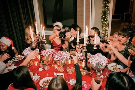 Vánoční večírek: Jak si vybrat správné šaty?