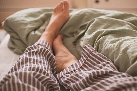 Stylově a v pohodlí: Pyžamový dress code pro lednový víkend